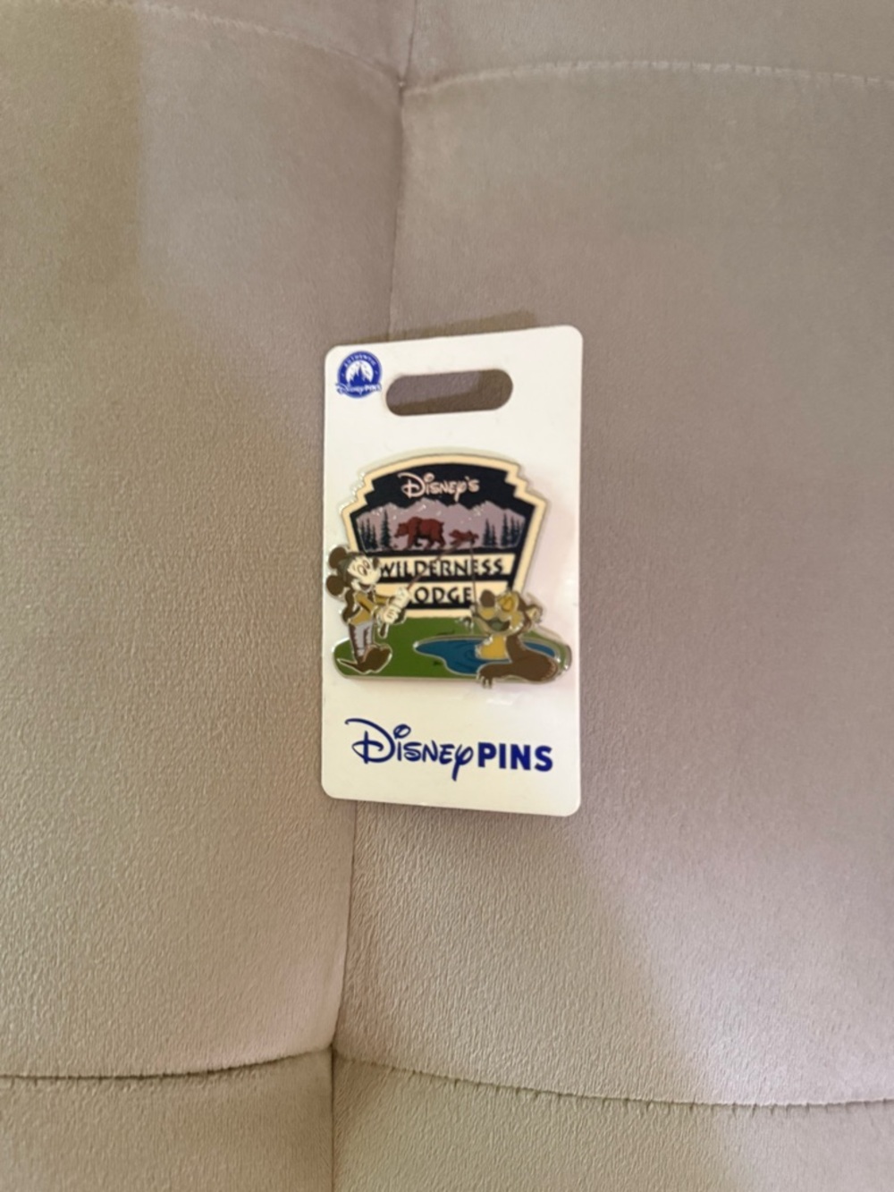 Disney world Wilderness Lodge Resort Mickey Mouse & Humphrey OE Pin 2025